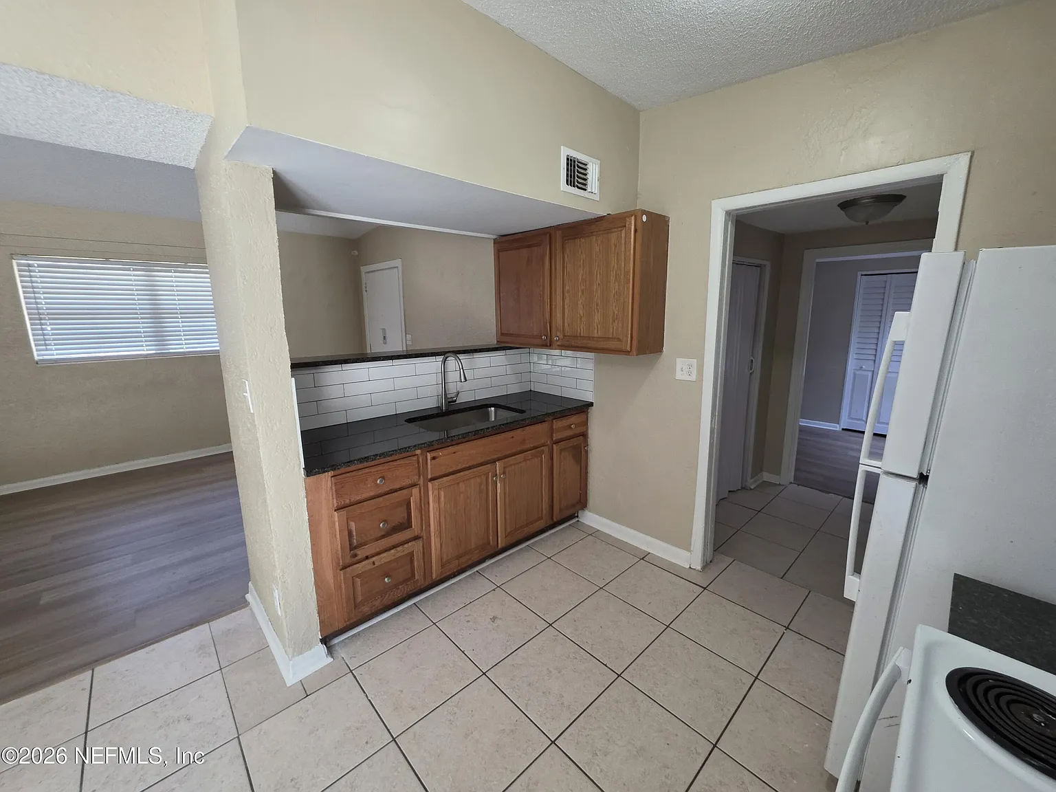 4 bed, 1.0 bath, 1278 sqft, $1,500 — Photo 4