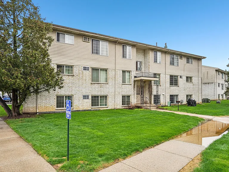 River Raisin Apartments — Photo 65