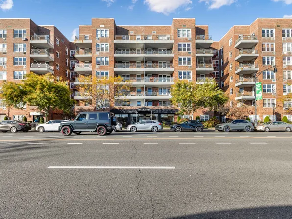 1625 Emmons Avenue image 2 of 15