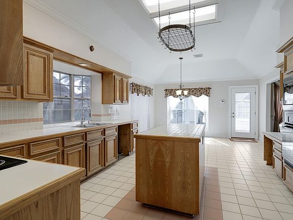 5th image of 2902 Stonewall Ct