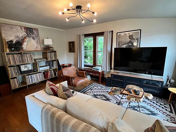 3rd image of 733-731 Elm St #340