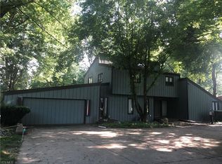 1314 Virginia Trl, Youngstown, OH