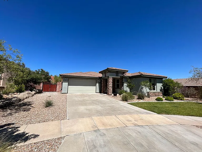 2094 N Red Mountain Rd — Photo 2