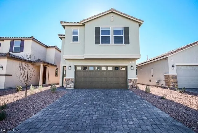 5 bed, 3.0 bath, 2481 sqft, $2,600 — Photo 2