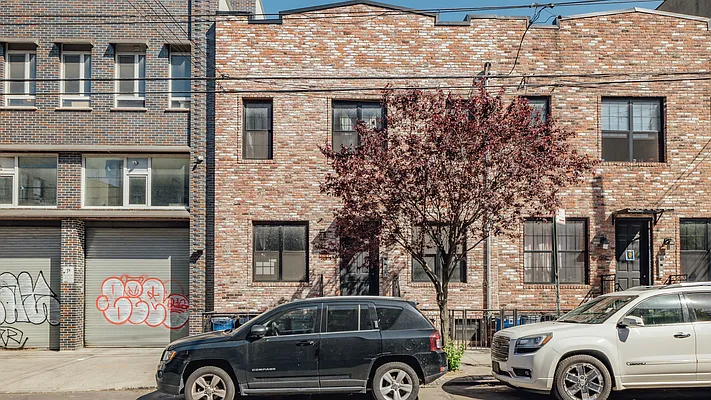 Rented by Nooklyn NYC LLC | media 48