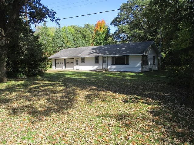 1st image of 6102 NE River Rd