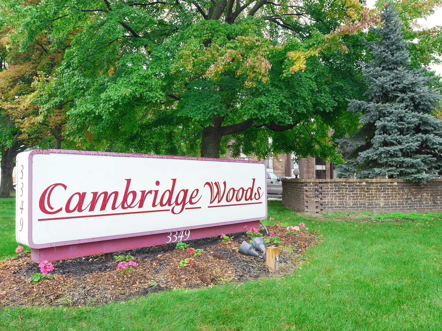 Cambridge Woods Apartments — Photo 1