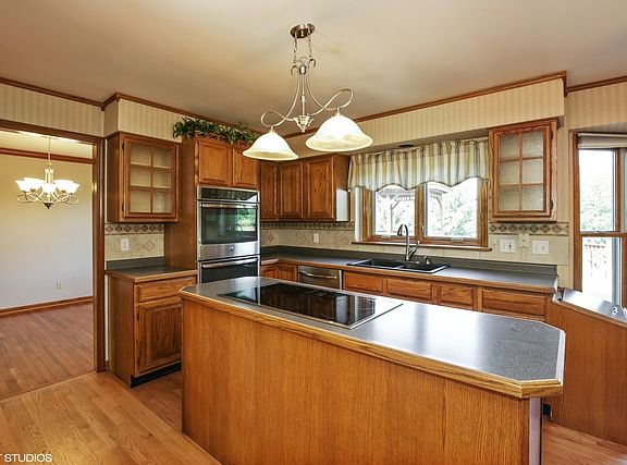5th image of 6N606 Somerset Dr