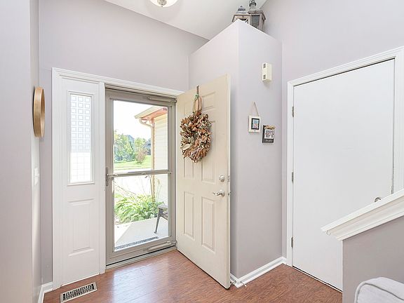 3rd image of 1094 Vicksburg South Dr
