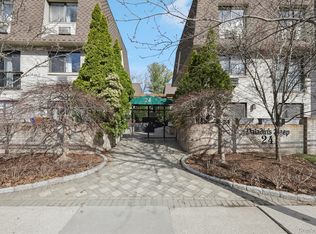 24 Carhart Avenue #210, White Plains, NY 10605
