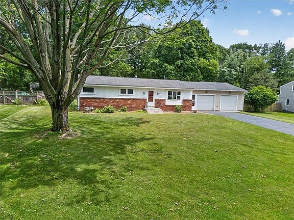 2nd image of 17 Briarwood Ln