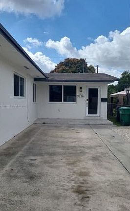 2nd image of 9228 SW 37th St