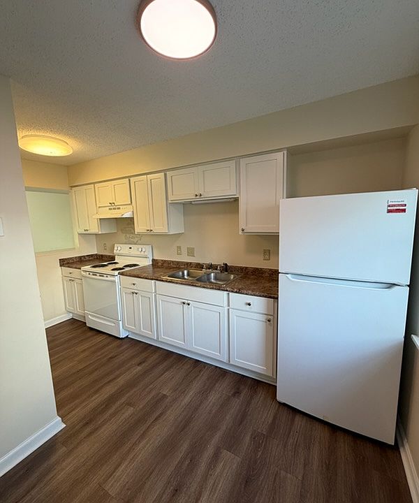 1st image of 107 Knollwood Dr #C-1