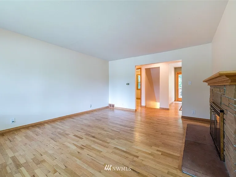 16035 SE 43rd St — Photo 10