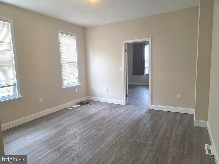 157 Robertson Ave — Photo 9