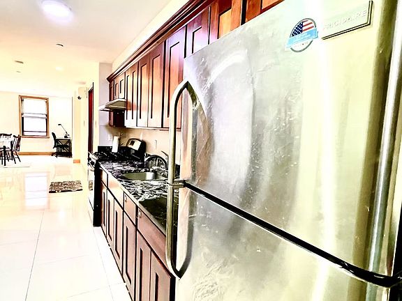 4th image of 84-01 37th Ave #300