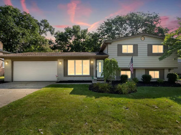 21042 Laurelwood St, Farmington, MI 48336