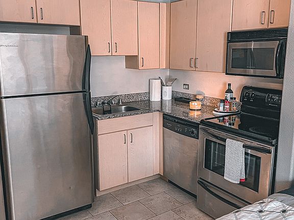 3rd image of 1643 6th Ave APT 206