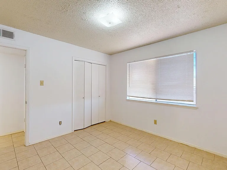 6925 Escondido Dr #B — Photo 31