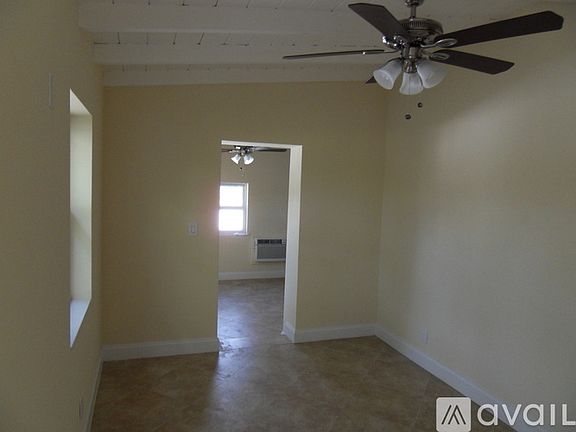 3rd image of 706 NE 4th Ave