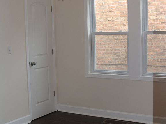 3rd image of 9806 S Maryland Ave