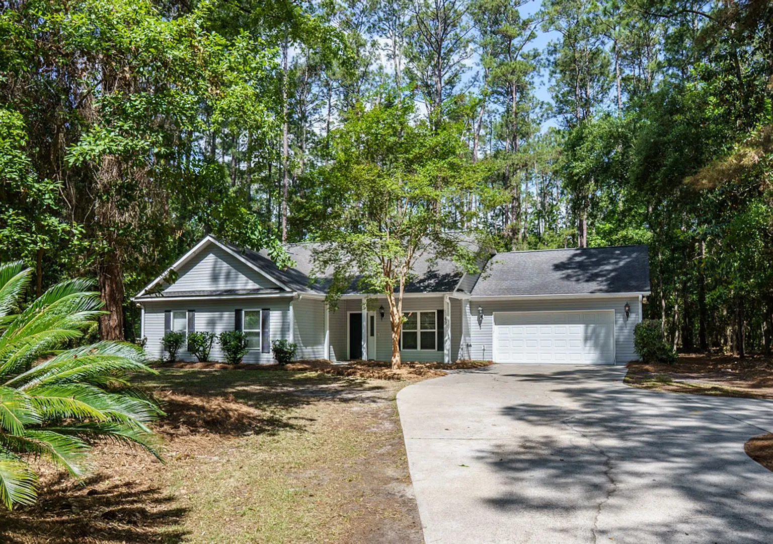 Desirable home on Lady's Island — Photo 1