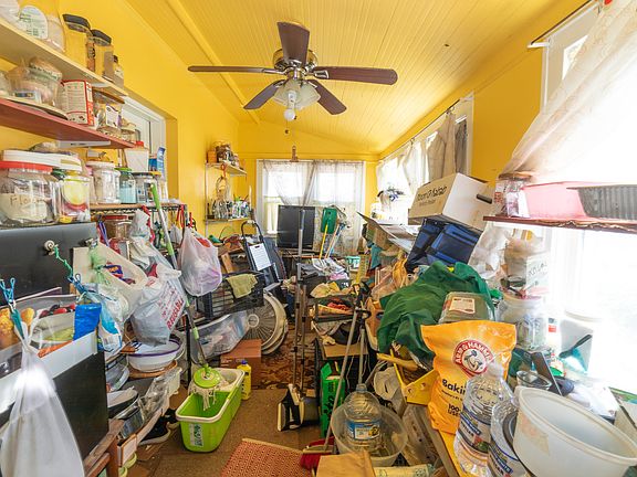 2nd image of 2849 N Luna Ave