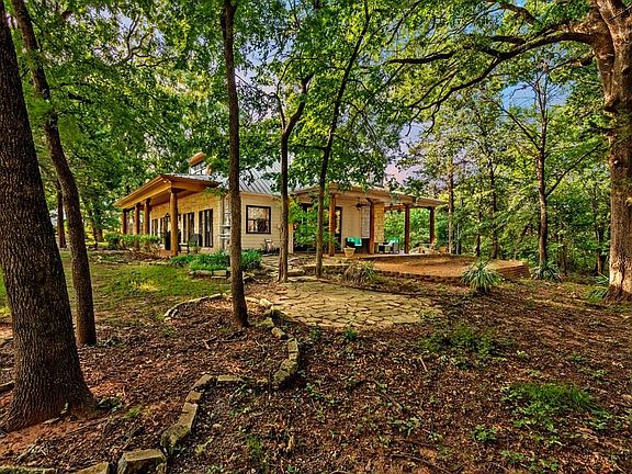 4th image of 111 Hilltop Ln
