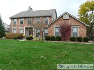 4912 Oak River Dr, Troy, MI 48098