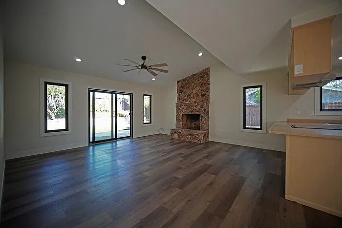 3 bed, 2.0 bath, 1317 sqft, $2,695 — Photo 4
