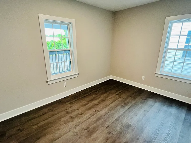 221 E Plank Rd — Photo 16