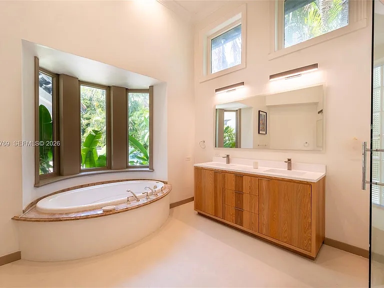432 S Hibiscus Dr — Photo 25