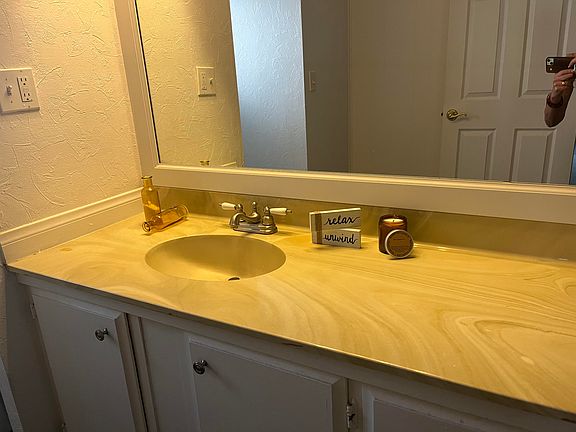 3rd image of 139 Pali Dr