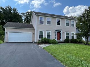 125 York Bay Trl, West Henrietta, NY 14586