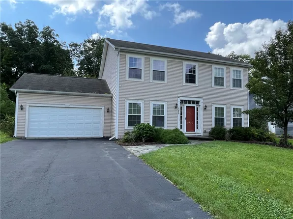 125 York Bay Trl, West Henrietta, NY 14586