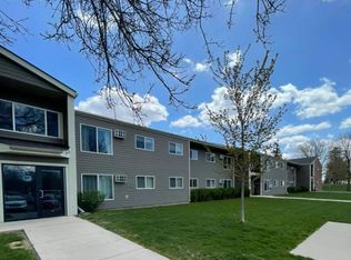 2176 Nobles St #200, Worthington, MN 56187