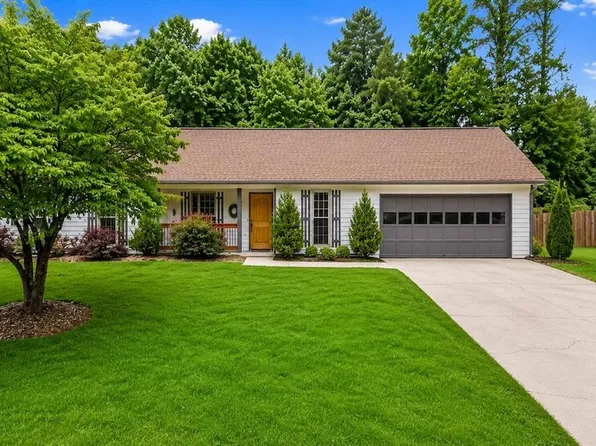 330 Monivea Ln, Roswell, GA 30075