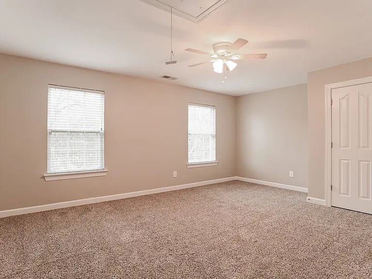 2404 Sierra Chase Dr — Photo 13