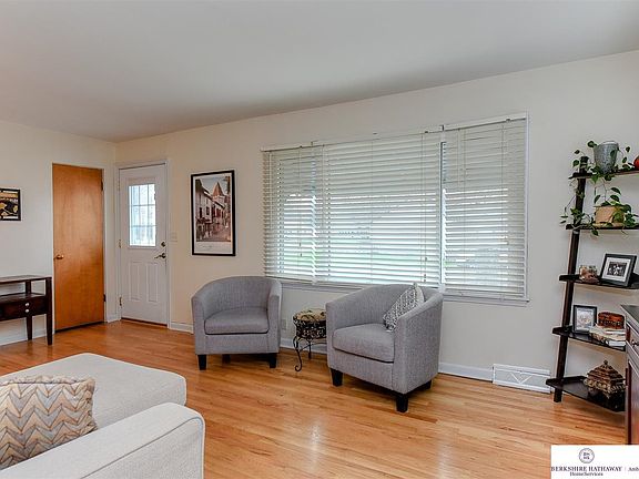 5th image of 1046 Mayfield Ave