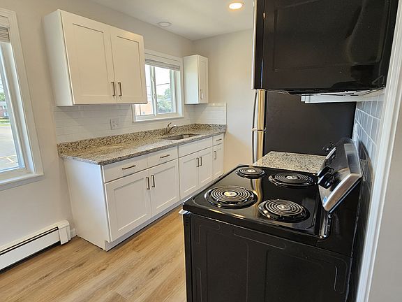 3rd image of 41655 Wilcox Rd APT 12