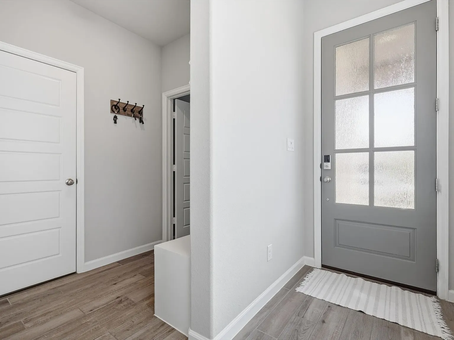3 bed, 1734 sqft, $2,275 — Photo 4