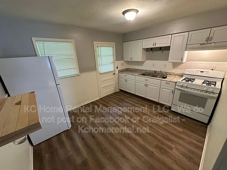 3028 N 71st St — Photo 4