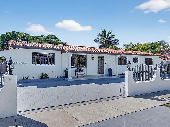 4th image of 9410 SW 42nd St