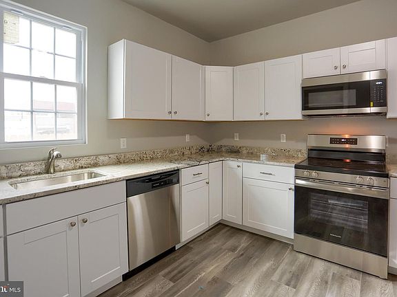 3rd image of 610 W Main St