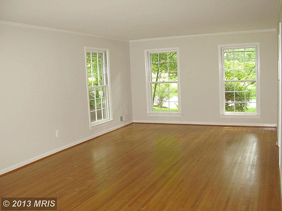 5th image of 8819 Maxwell Dr