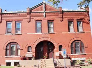 11 Henrietta Pl, Saint Louis, MO 63104