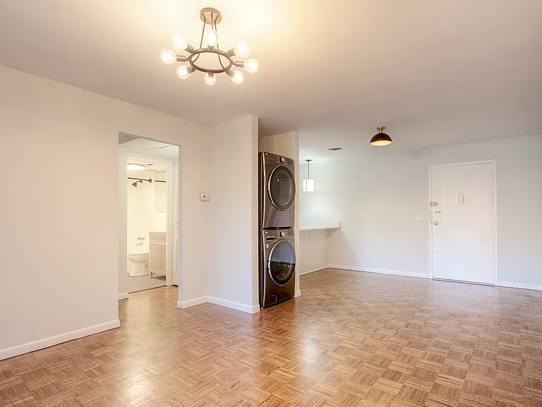 2540 Madison Rd #7 — Photo 15