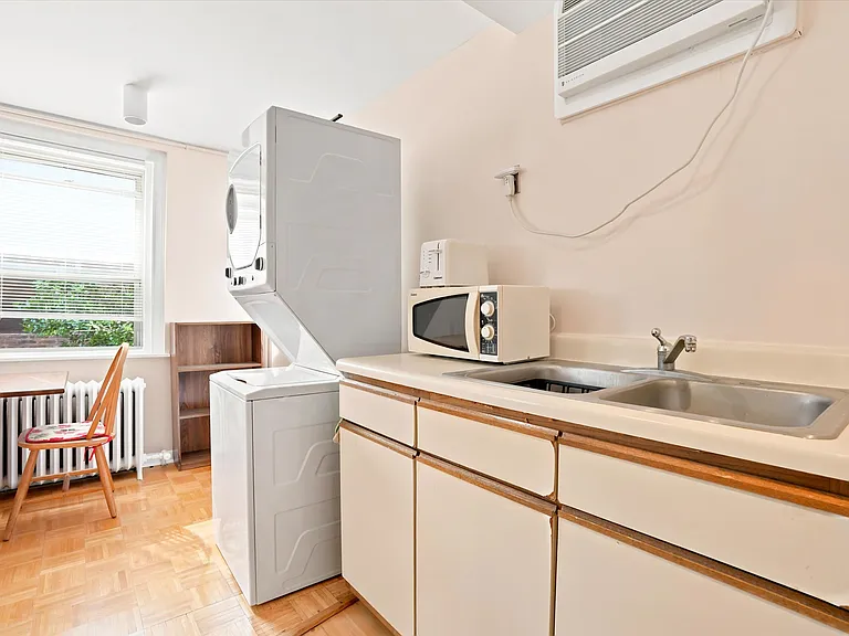 715 Pine St #2 — Photo 12