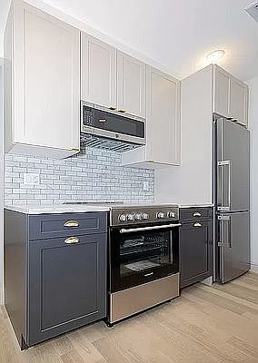 5th image of 405 E 78th St #1L