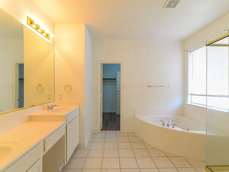 9605 Pinehurst Dr — Photo 34